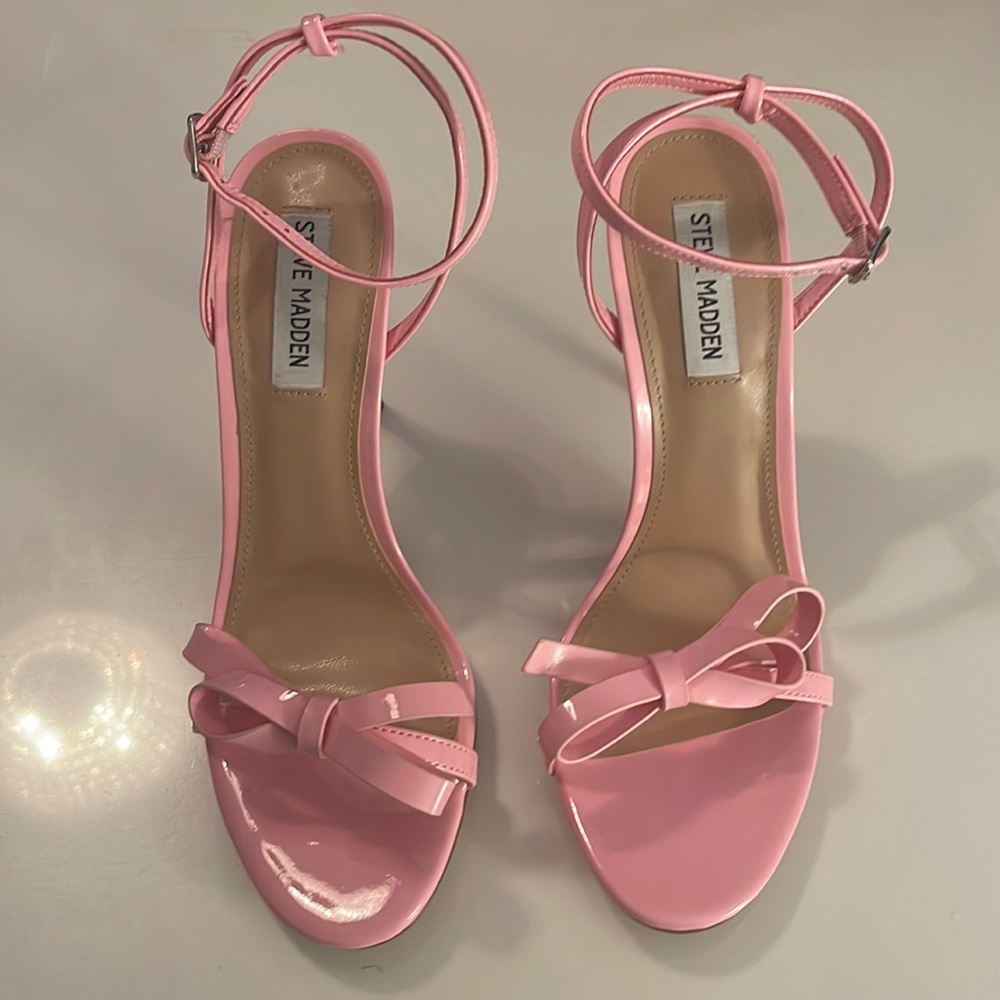 NWOT Steve Madden Heels